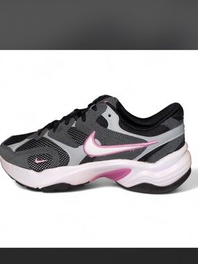 Nike Women's Gray & Pink Athletic Sneakers